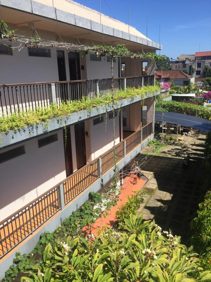 Pakerisan East Mansion Hotel Denpasar  Exterior photo